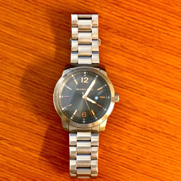 Michael Kors watch - Picture 1 of 3